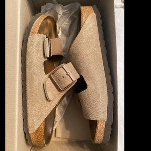 Birkenstock Arizona in Taupe - great condition!